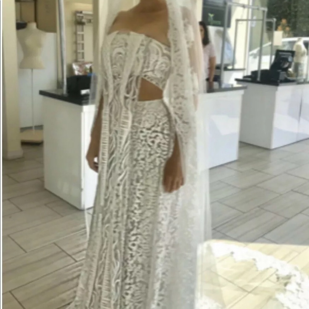 Yolancris Designer Bridal Wedding Gown Dress. NWT.